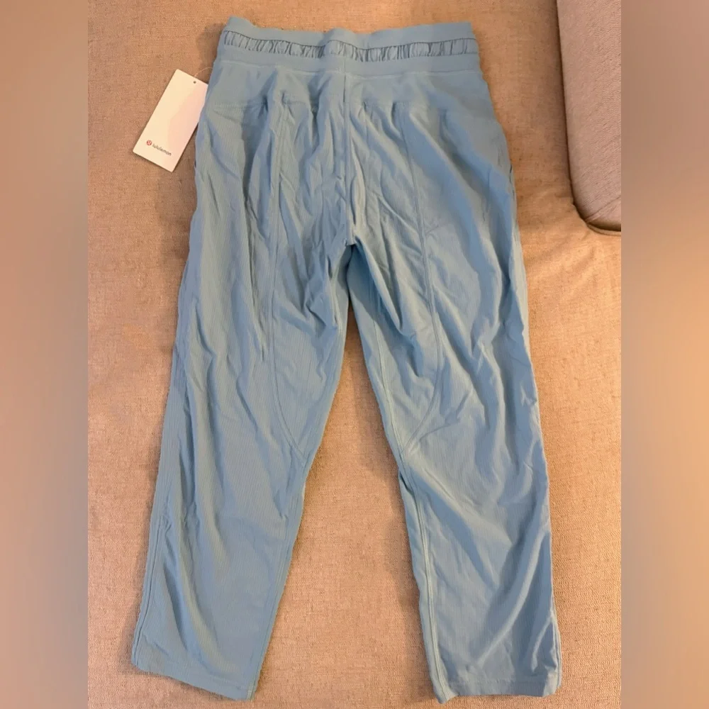 Lululemon Dance Studio Mid-Rise Crop Pants Aero Blue Size 6 NWT - Picture 5 of 7